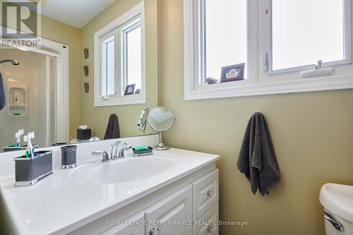 2248 Quinton Street, Ottawa, ON - Indoor Photo Showing Bathroom
