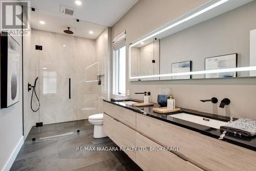 2795 Canadiana Court, Fort Erie (Black Creek), ON - Indoor Photo Showing Bathroom