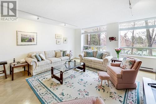 207 - 1177 Yonge Street, Toronto, ON - Indoor Photo Showing Living Room