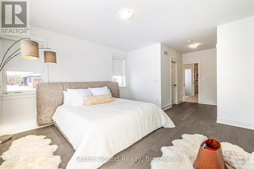 116 Laurens Lane, Georgian Bluffs, ON - Indoor Photo Showing Bedroom