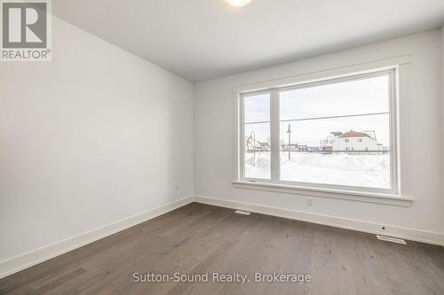 116 Laurens Lane, Georgian Bluffs, ON - Indoor Photo Showing Other Room
