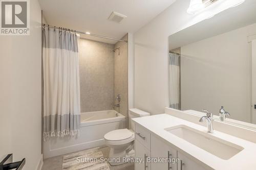 116 Laurens Lane, Georgian Bluffs, ON - Indoor Photo Showing Bathroom