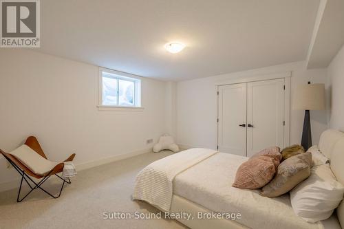 116 Laurens Lane, Georgian Bluffs, ON - Indoor Photo Showing Bedroom