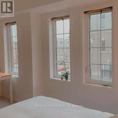 84 Sarita Path, Oshawa, ON - Indoor Photo Showing Bedroom