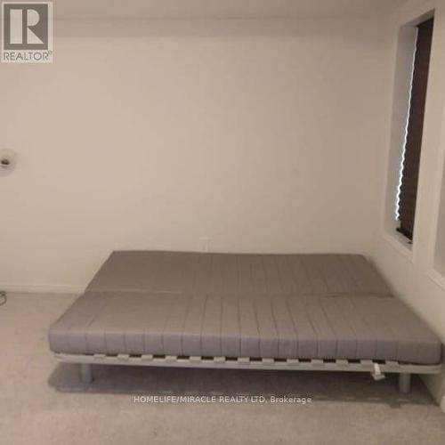 84 Sarita Path, Oshawa, ON - Indoor Photo Showing Other Room