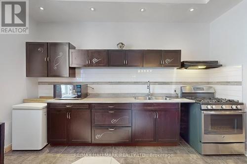 178 Barrie Street, Bradford West Gwillimbury, ON - Indoor Photo Showing Kitchen With Double Sink
