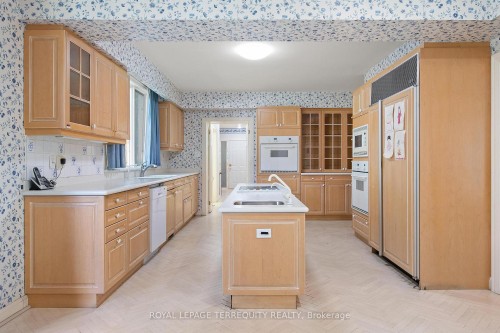 2 Chieftain Crescent, Toronto, ON - Indoor Photo Showing Kitchen