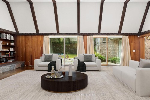 2 Chieftain Crescent, Toronto, ON - Indoor Photo Showing Other Room