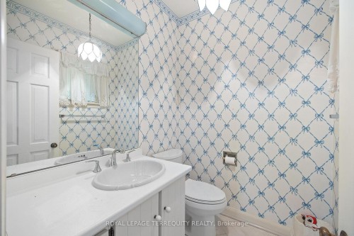 2 Chieftain Crescent, Toronto, ON - Indoor Photo Showing Bathroom