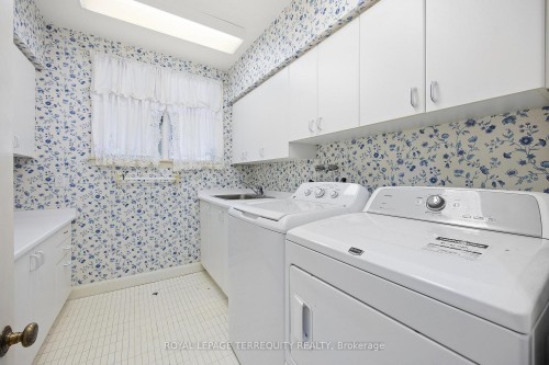 2 Chieftain Crescent, Toronto, ON - Indoor Photo Showing Laundry Room