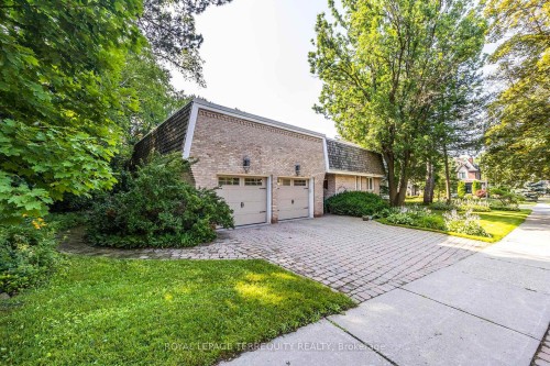 2 Chieftain Crescent, Toronto, ON - Outdoor