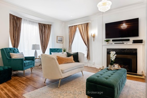17 First Avenue, Orangeville, ON - Indoor Photo Showing Living Room With Fireplace