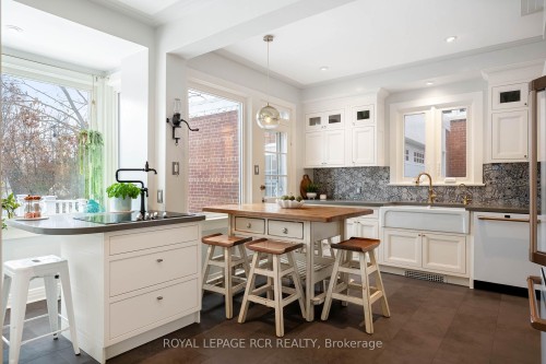 17 First Avenue, Orangeville, ON - Indoor Photo Showing Kitchen With Upgraded Kitchen