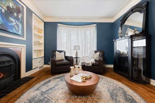 17 First Avenue, Orangeville, ON - Indoor Photo Showing Living Room