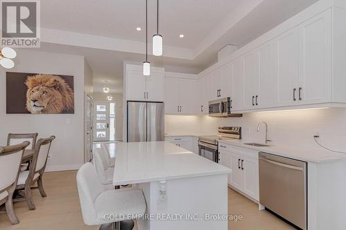18 - 7966 Fallon Drive, Lucan Biddulph (Granton), ON - Indoor Photo Showing Kitchen With Upgraded Kitchen