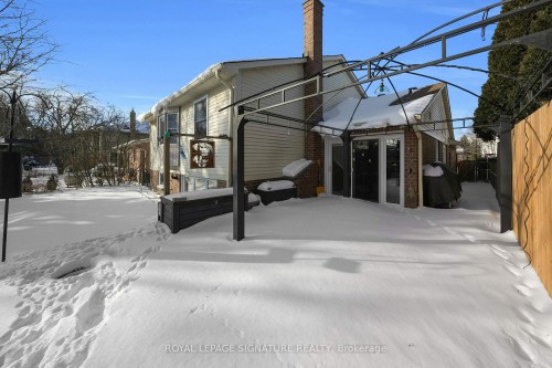 186 Crossland Gate, Newmarket, ON - Outdoor