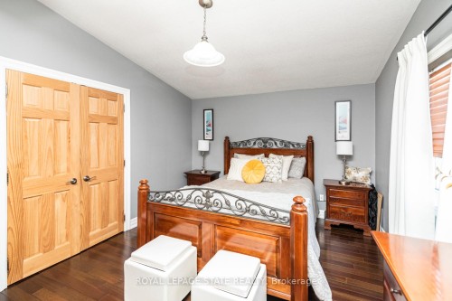 92 Auchmar Road, Hamilton, ON - Indoor Photo Showing Bedroom