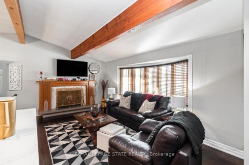 92 Auchmar Road, Hamilton, ON - Indoor Photo Showing Living Room With Fireplace