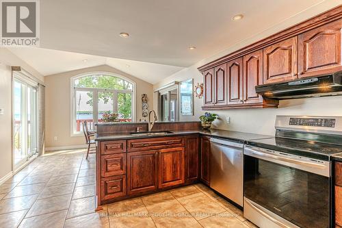 383 Peek-A-Boo Trail, Tiny, ON - Indoor Photo Showing Kitchen