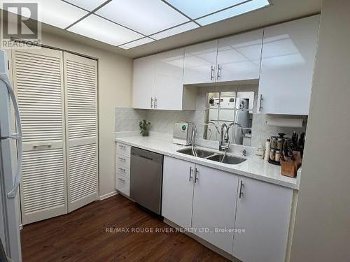 901 - 131 Torresdale Avenue, Toronto, ON - Indoor Photo Showing Kitchen With Double Sink