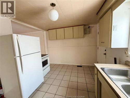 1651 Aubin, Windsor, ON - Indoor Photo Showing Kitchen