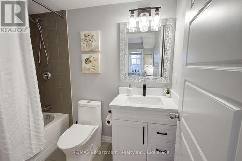 46 - 70 Plains Road W, Burlington (Lasalle), ON - Indoor Photo Showing Bathroom
