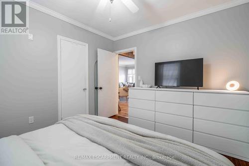 35 Charles Avenue, St. Catharines, ON - Indoor Photo Showing Bedroom