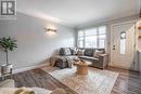 35 Charles Avenue, St. Catharines, ON  - Indoor Photo Showing Living Room 