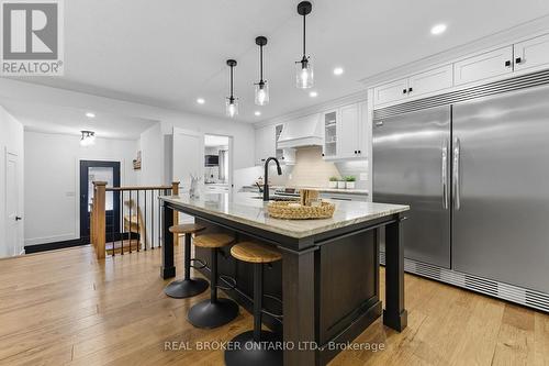 115 Lakeshore Road Rr 2 Port Burwell Road, Norfolk, ON - Indoor Photo Showing Kitchen With Upgraded Kitchen