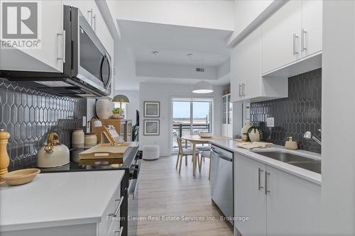 37 - 42 Lowes Road, Guelph, ON - Indoor Photo Showing Kitchen With Upgraded Kitchen