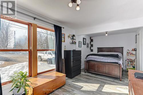 1046 County 124 Road N, Clearview (Singhampton), ON - Indoor Photo Showing Bedroom