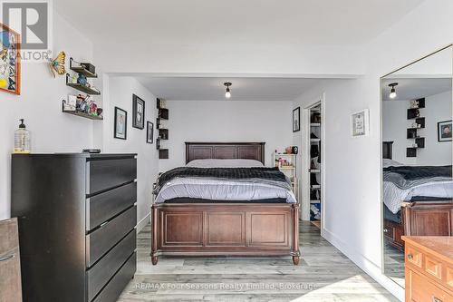 1046 County 124 Road N, Clearview (Singhampton), ON - Indoor Photo Showing Bedroom