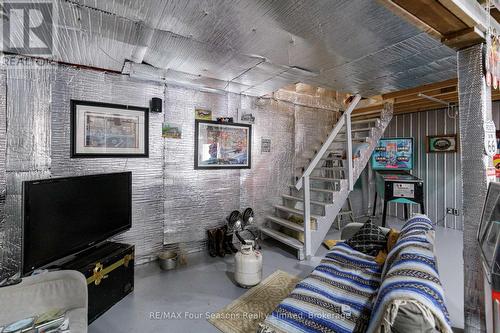 1046 County 124 Road N, Clearview (Singhampton), ON - Indoor