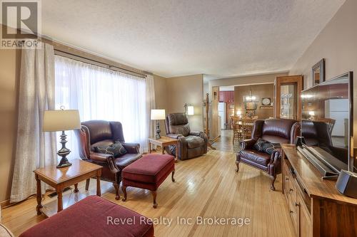 83 Frederick Street, Woodstock (Woodstock - North), ON - Indoor Photo Showing Living Room