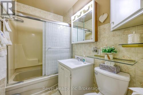 83 Frederick Street, Woodstock (Woodstock - North), ON - Indoor Photo Showing Bathroom