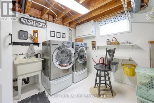 83 Frederick Street, Woodstock (Woodstock - North), ON - Indoor Photo Showing Laundry Room