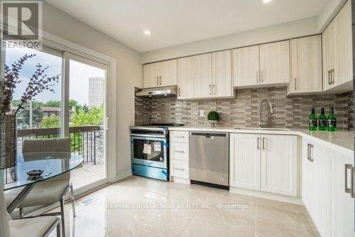 7 Sandhurst Circle E, Toronto, ON - Indoor Photo Showing Kitchen With Upgraded Kitchen