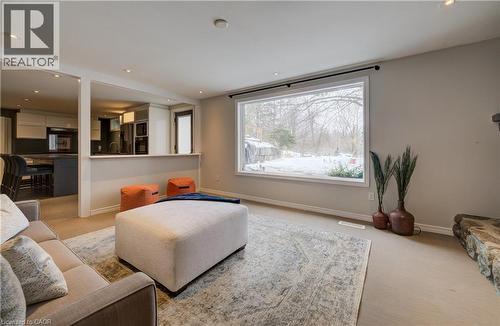 2080 Beaverdale Road, Cambridge, ON - Indoor Photo Showing Living Room