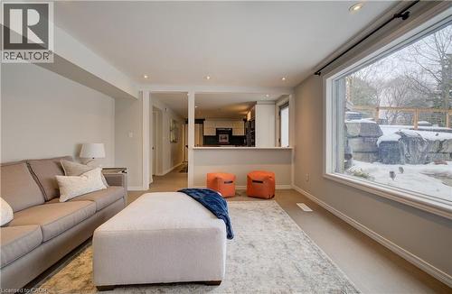 2080 Beaverdale Road, Cambridge, ON - Indoor Photo Showing Living Room
