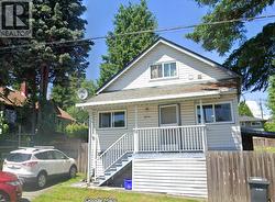 1041 JAMES AVENUE  Coquitlam, BC V3K 1S6