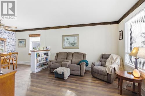 49 Hawthorne Ave, Sault Ste. Marie, ON - Indoor Photo Showing Living Room