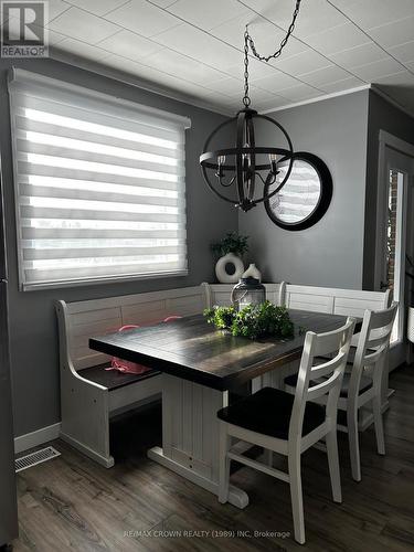 banquette area - 448 Government Road E, Kapuskasing, ON - Indoor Photo Showing Dining Room