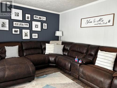 living room - 448 Government Road E, Kapuskasing, ON - Indoor Photo Showing Living Room