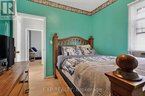 655 Highbury Avenue N, London East (East M), ON - Indoor Photo Showing Bedroom