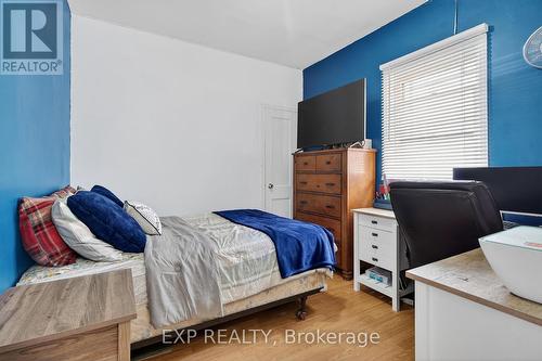 655 Highbury Avenue N, London East (East M), ON - Indoor Photo Showing Bedroom