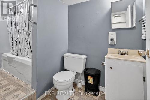 655 Highbury Avenue N, London East (East M), ON - Indoor Photo Showing Bathroom