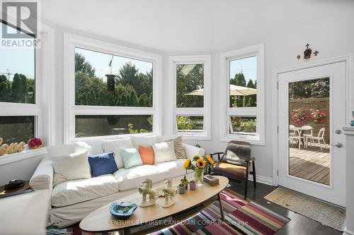 768 Franklinway Crescent, London North (North R), ON - Indoor Photo Showing Living Room