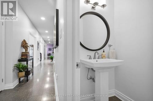 768 Franklinway Crescent, London North (North R), ON - Indoor Photo Showing Bathroom