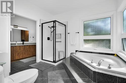 768 Franklinway Crescent, London North (North R), ON - Indoor Photo Showing Bathroom