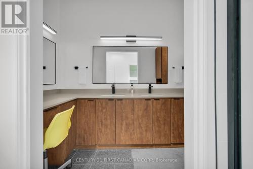 768 Franklinway Crescent, London North (North R), ON - Indoor